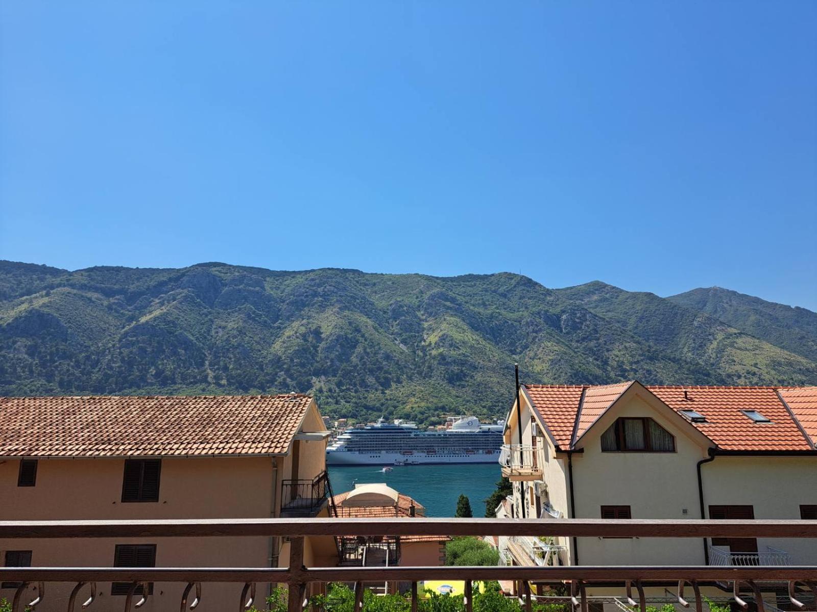 Apartments Lazarevic Kotor Zimmer foto