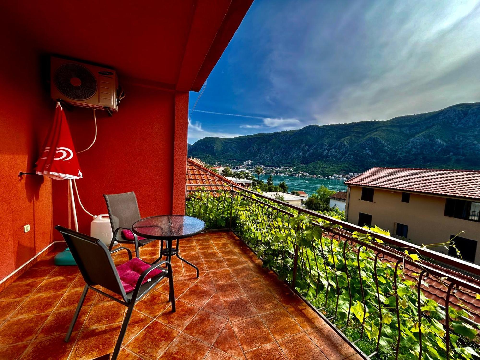 Apartments Lazarevic Kotor Exterior foto